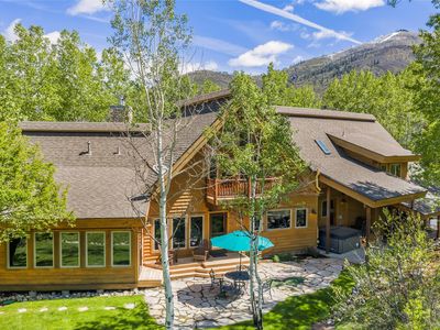 2175 Bear Drive