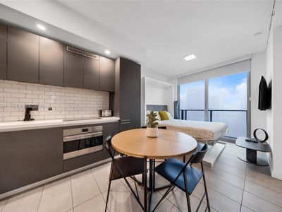 227 NE 2nd St APT 3107