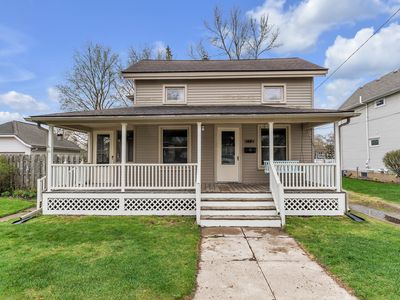 30 E 2nd St