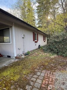 24 E Cross Island Road