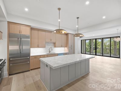 409 Queens Rd #301