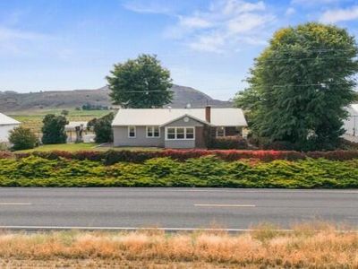 892 Cross Rd