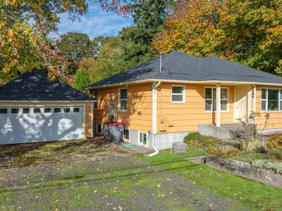 8030 NW Meadow Lake Rd