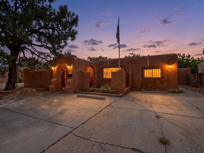 429 General Somervell St NE