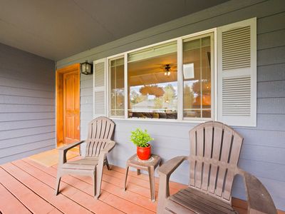 696 NE Providence Dr