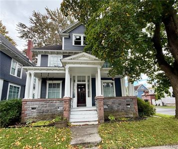 341 Mullin St