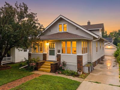 3833 Martha St