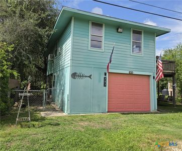 Property at 703 E Houston Ave, Seadrift, TX