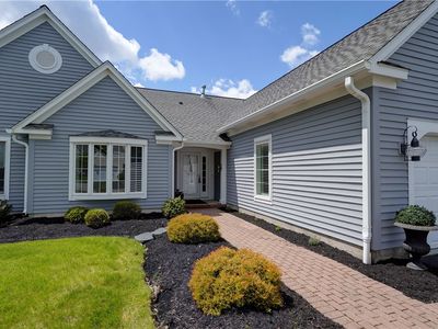 144 Lakeview Way