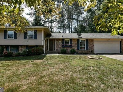 2933 Highbrook Ct