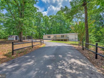 7449 Lakewood Ln