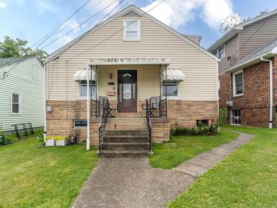 627 Elysian Ave
