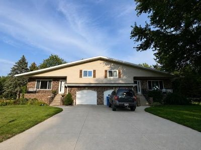 Property at 6802 Sunset Meadow Dr, Windsor, WI