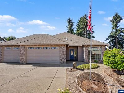 552 SE Arbor Ct