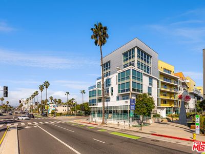 1705 Ocean Ave Unit 208