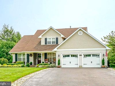 3215 Eglantine Dr