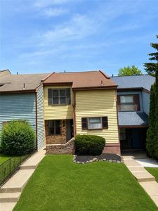 1717 Redwood Ct