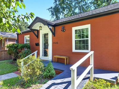 2520 Elgin St