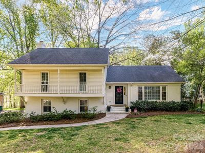 3719 Huckleberry Rd