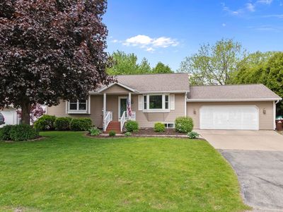 1433 W Roselawn Dr
