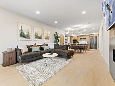80 W Main Street UNIT 207
