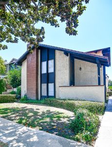 3712 Howard Ave