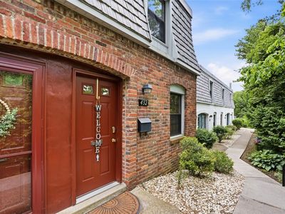 432 Country View Ct