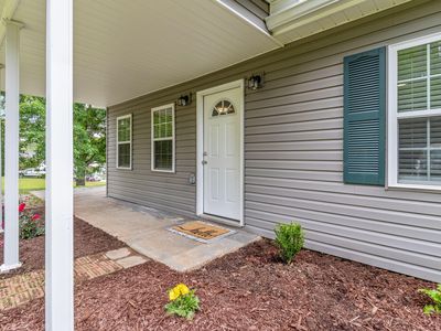 631 Millbrook Cir SE