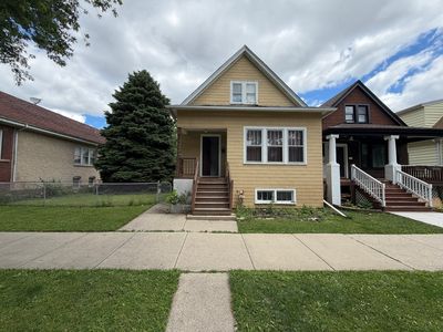 2221 N Lamon Ave