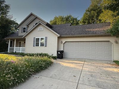 305 Lexington Dr