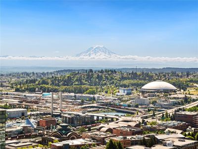1501 Tacoma Avenue S #605