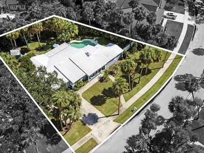 2606 S Hawthorne Cir