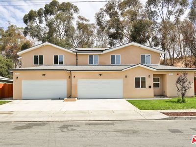 5517-5519 Lavinia Ave