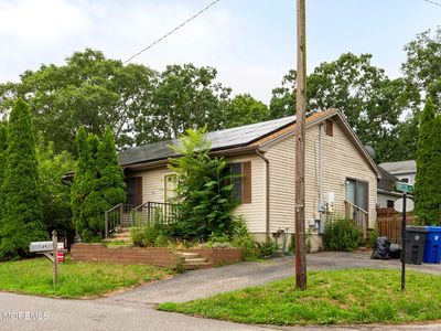 546 Roosevelt Avenue