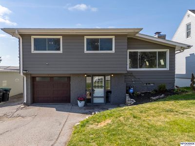 6467 William St