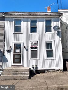 139 W 2nd St