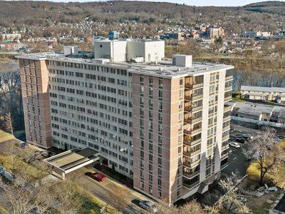 5 Riverside Dr APT 709