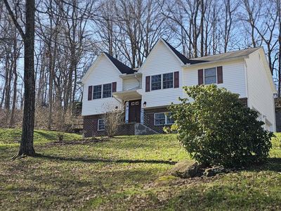 33 Rocky Top Ln