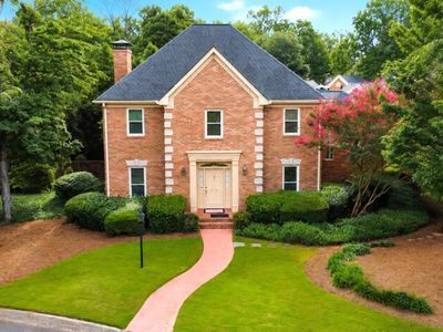 573 N Palisades Cir SE