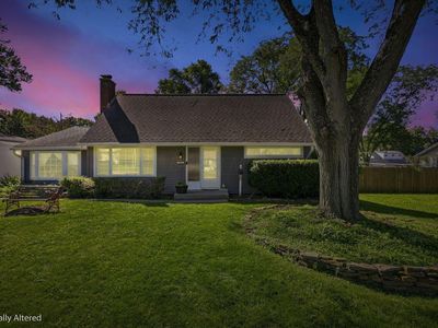 7637 Dalglen Dr