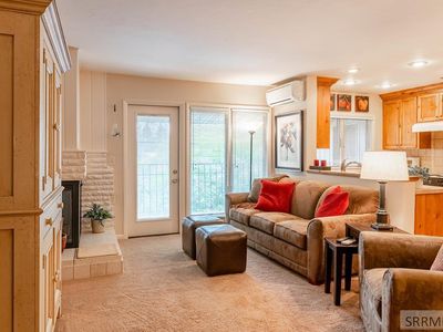 1357 Three Fountains Dr