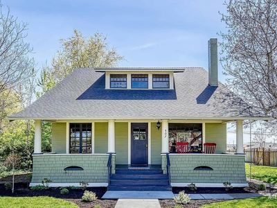 407 E Main St