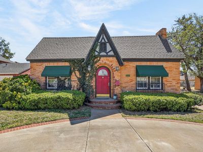 807 W Kansas Ave