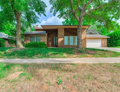 1111 Robin Hood Ln