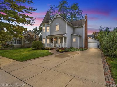 445 Crystal St