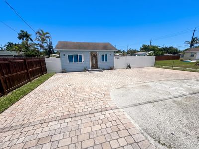 3718 COCONUT Road #A