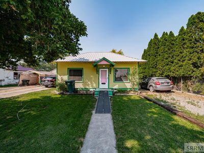 775 Riverton Rd