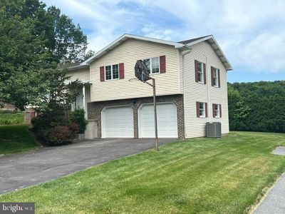 Property at 641 Luella Dr, Kutztown, PA