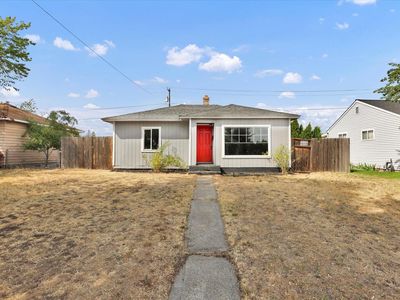903 E Rowan Ave