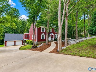 706 Forrest Heights Dr SE